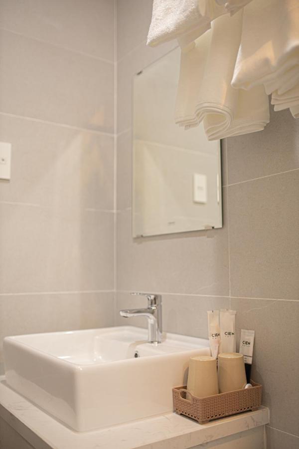 Cien Hotel Куинён Экстерьер фото